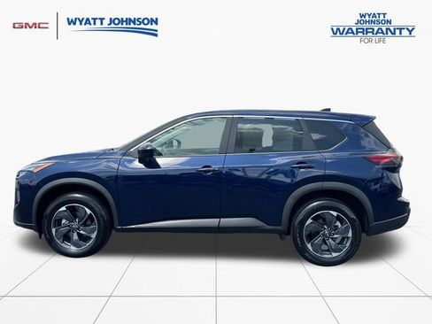 Used 2025 Nissan Rogue SV FWD image 2