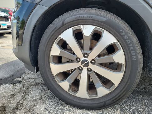 Used 2022 Kia Telluride EX w/ EX Premium Package FWD image 4