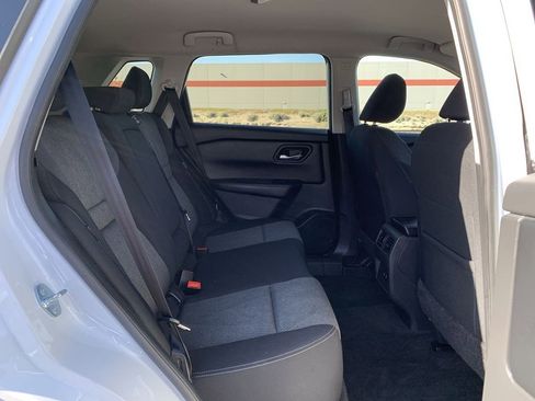 Used 2024 Nissan Rogue SV AWD/4WD image 27