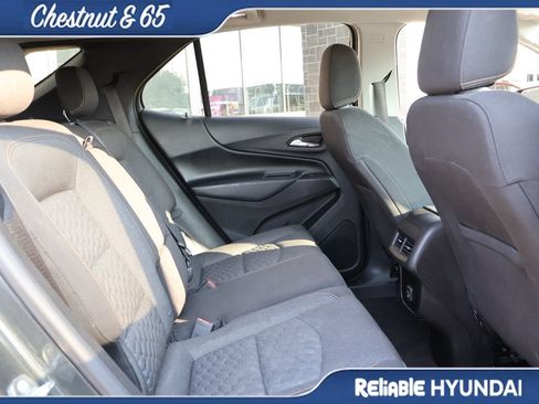Used 2019 Chevrolet Equinox LT w/ Driver Convenience Package FWD image 12