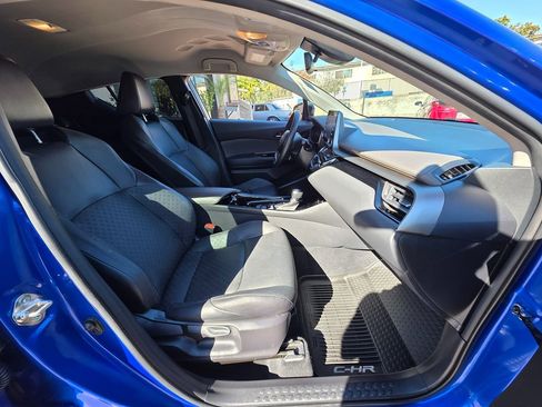 Used 2020 Toyota C-HR Limited image 16