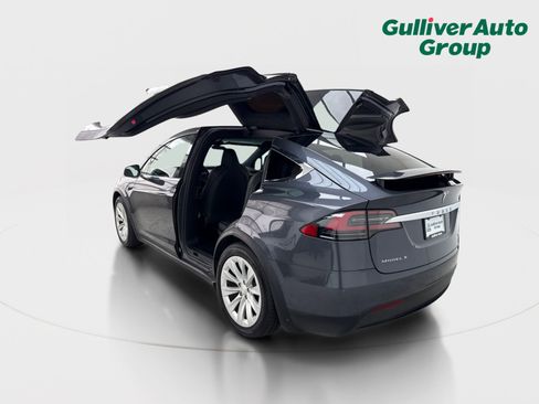 Used 2018 Tesla Model X 75D AWD/4WD image 18