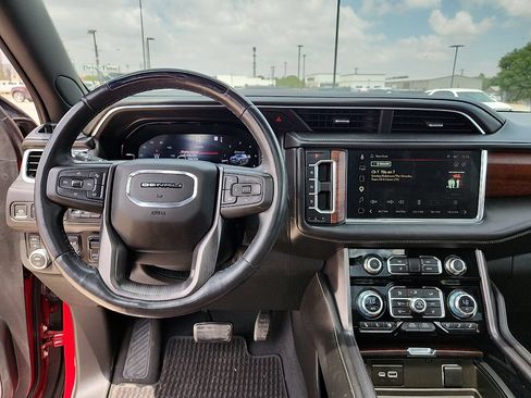 Used 2023 GMC Yukon Denali Ultimate AWD/4WD image 6