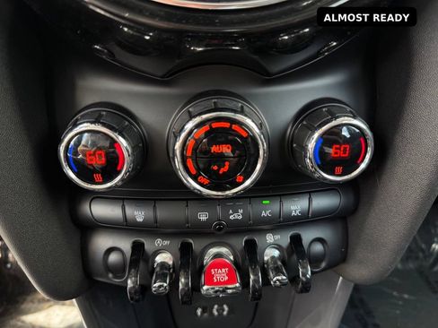 Used 2015 MINI Cooper 4-Door Hardtop FWD image 17