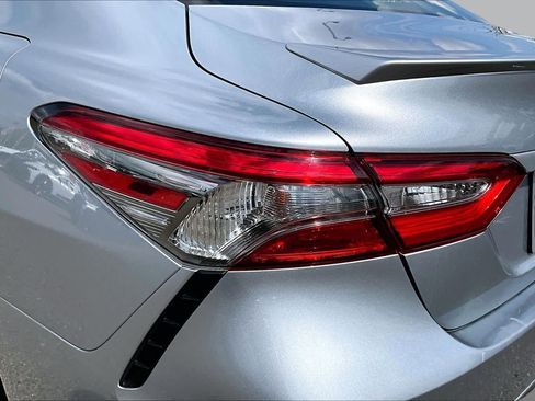 Used 2018 Toyota Camry SE FWD image 28