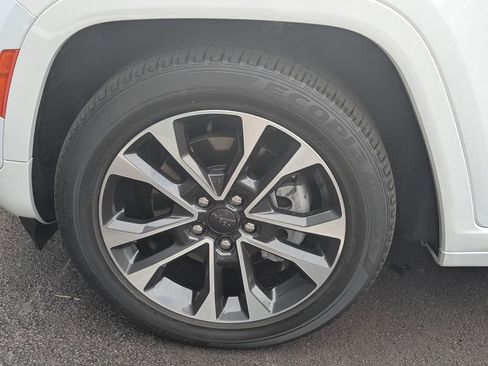 Used 2022 Jeep Grand Cherokee Overland w/ Advanced Protech Group III image 31