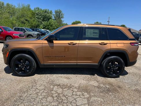 New 2026 Jeep Grand Cherokee Limited AWD/4WD image 2