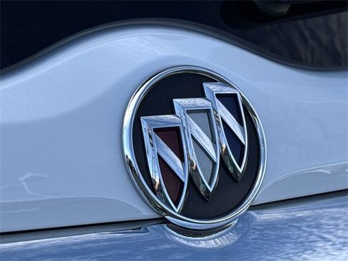 Used 2023 Buick Enclave Essence image 29