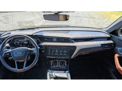 Used 2023 Audi e-tron Chronos image 30