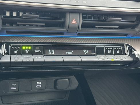 New 2026 Toyota Prius Limited image 23