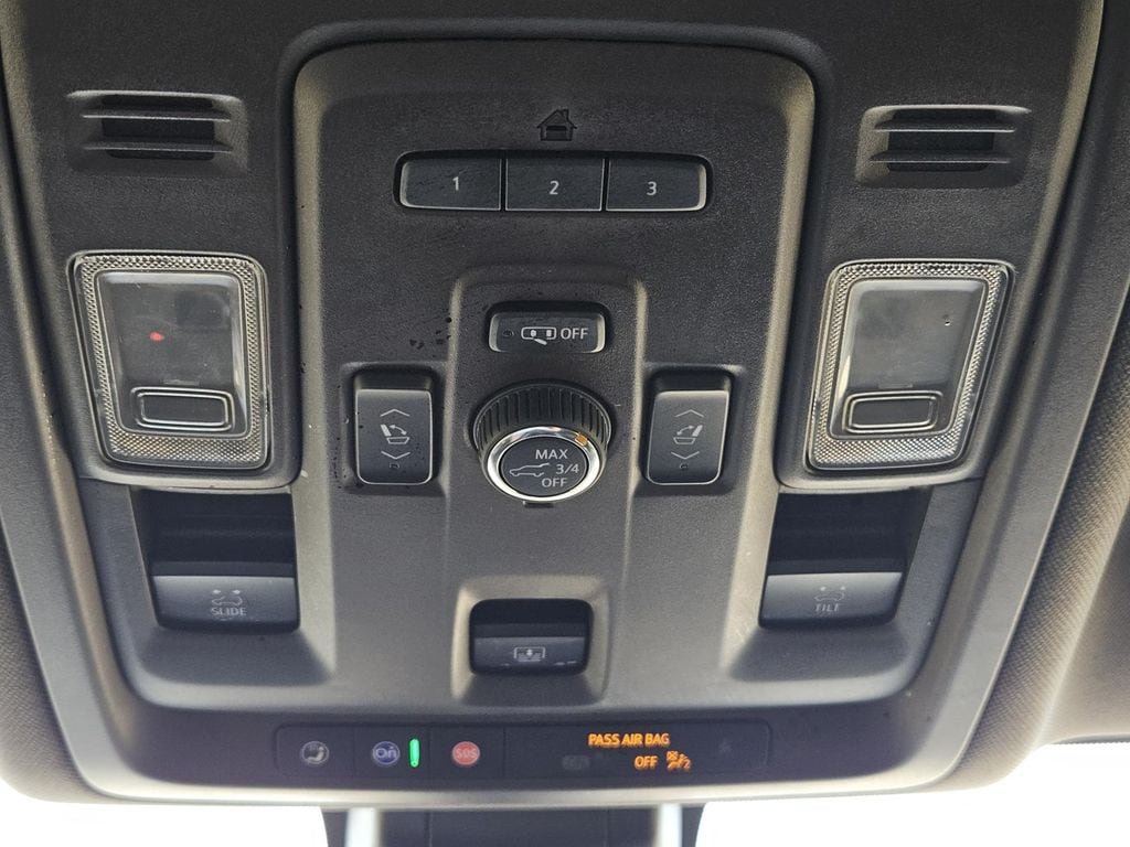 Used 2021 GMC Yukon Denali w/ Denali Premium Package AWD/4WD image 25