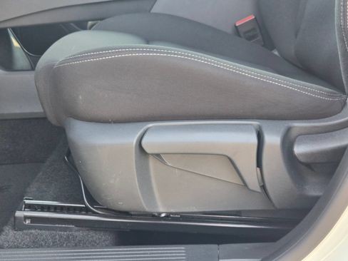 Used 2023 Nissan Rogue S FWD image 23