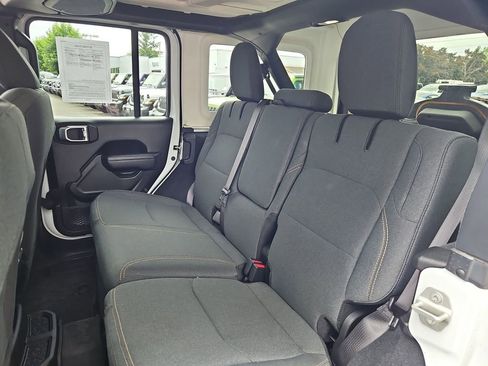 Used 2024 Jeep Wrangler Unlimited AWD/4WD image 14