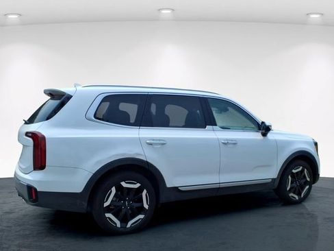 Used 2025 Kia Telluride S FWD image 8