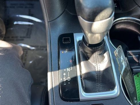 Used 2019 Toyota Highlander XLE image 19