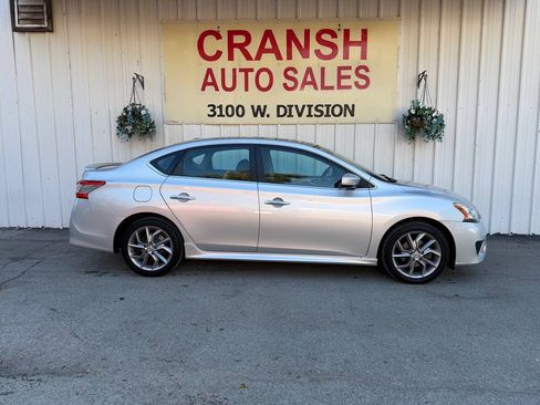 Used 2013 Nissan Sentra SR w/ Premium Pkg FWD image 5