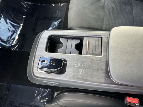 Used 2023 Nissan Ariya AWD image 21