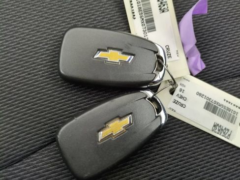 Used 2016 Chevrolet Cruze LT w/ Convenience Package FWD image 28
