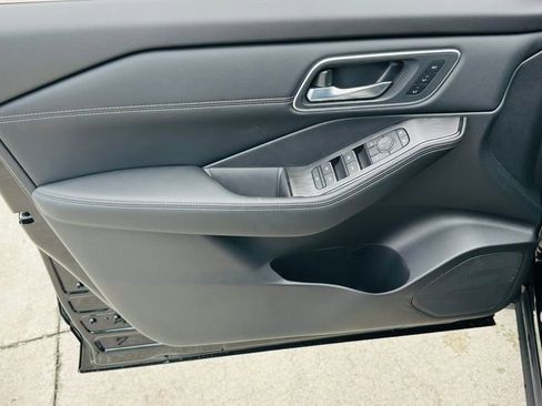 New 2026 Nissan Rogue Platinum w/ Platinum Premium Package image 17