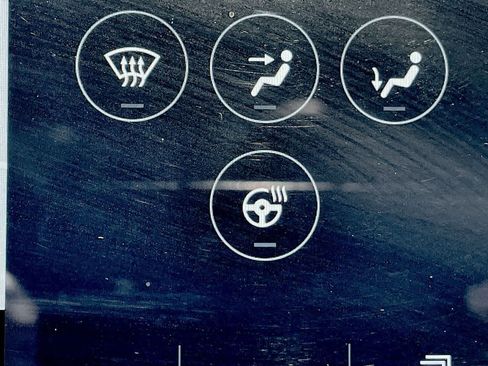 Used 2021 Lincoln Nautilus Reserve image 25