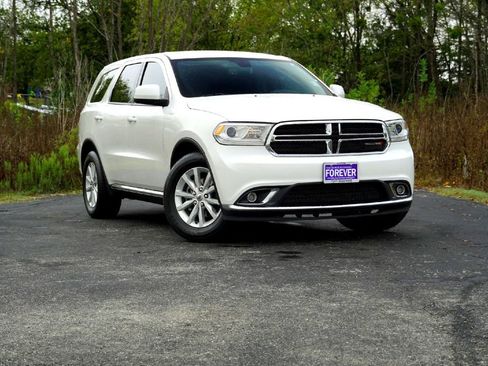 Used 2019 Dodge Durango SXT w/ 3rd Row Seating Group image 2