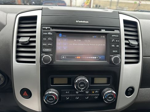 Used 2019 Nissan Frontier PRO-4X w/ Pro-4x Luxury Package image 11