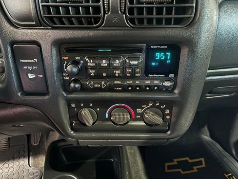 Used 1999 GMC Sonoma SLS w/ Marketing Option Pkg image 18