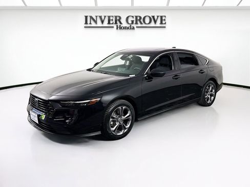 Used 2023 Honda Accord EX image 1