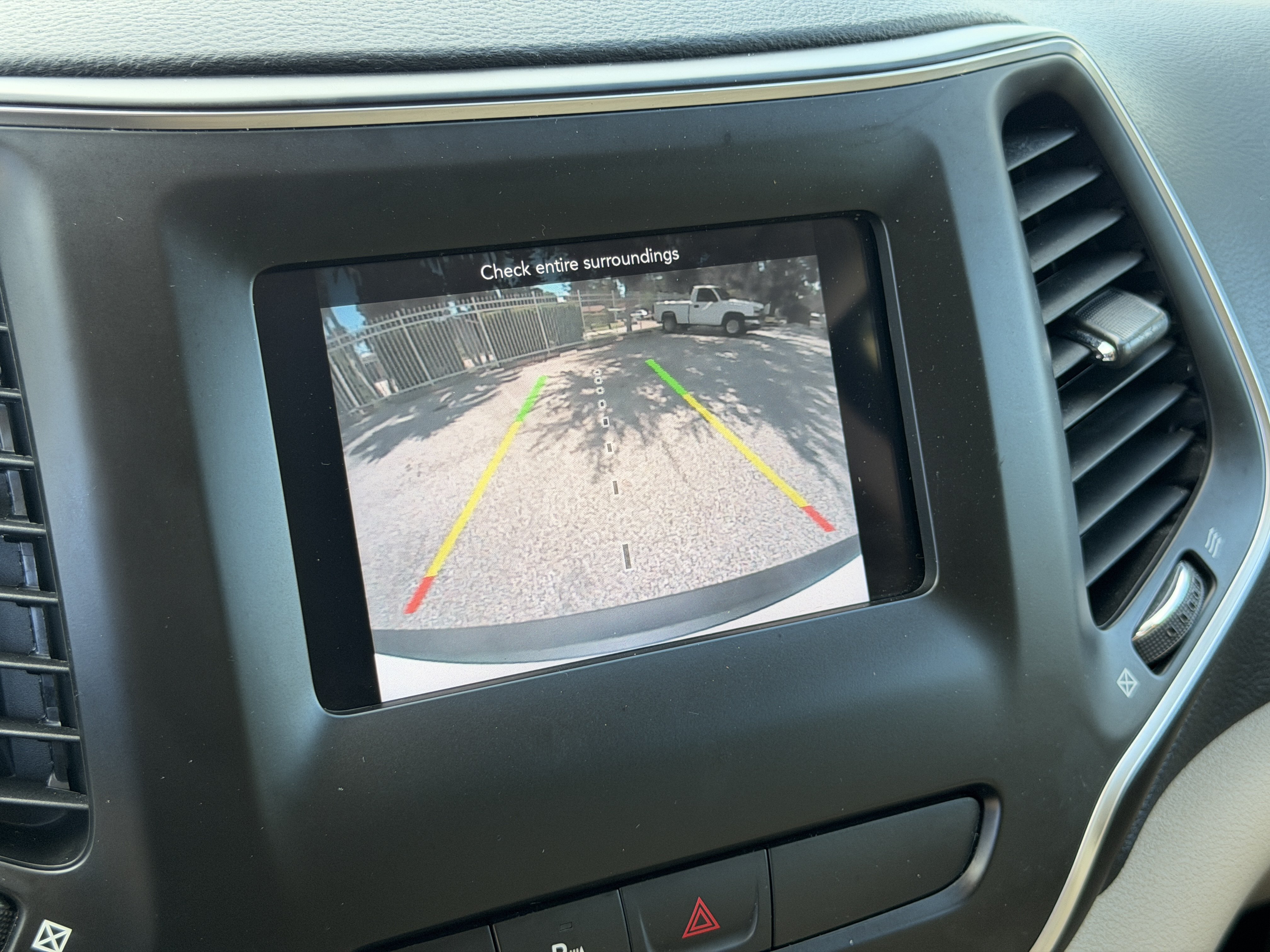Used 2020 Jeep Cherokee Latitude FWD image 24