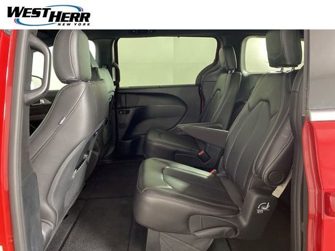 Used 2026 Chrysler Pacifica Select AWD/4WD image 15