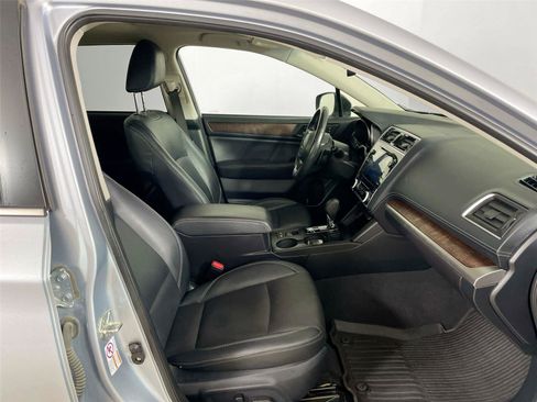 Used 2019 Subaru Outback 2.5i Limited AWD/4WD image 28