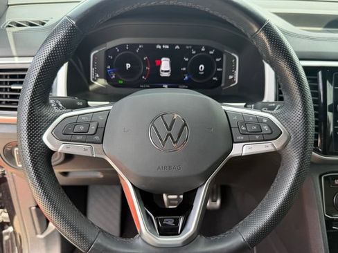 Used 2022 Volkswagen Atlas Cross Sport SEL R-Line AWD/4WD image 17