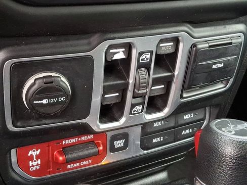 Used 2018 Jeep Wrangler Unlimited Rubicon AWD/4WD image 25
