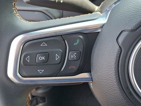 Used 2023 Jeep Gladiator Overland AWD/4WD image 22