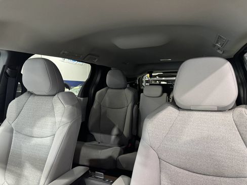 Used 2026 Toyota Sienna LE FWD image 21