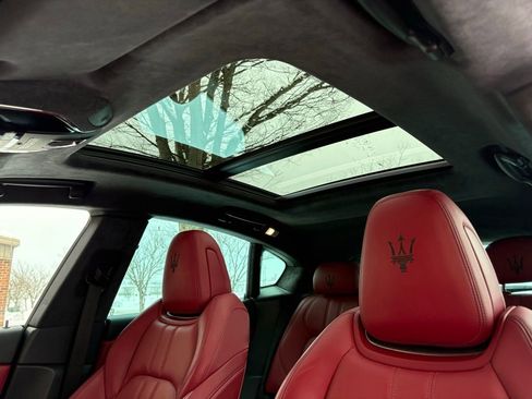 Used 2019 Maserati Levante GTS image 27