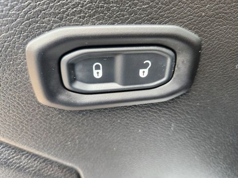 Used 2021 Jeep Wrangler Willys image 30