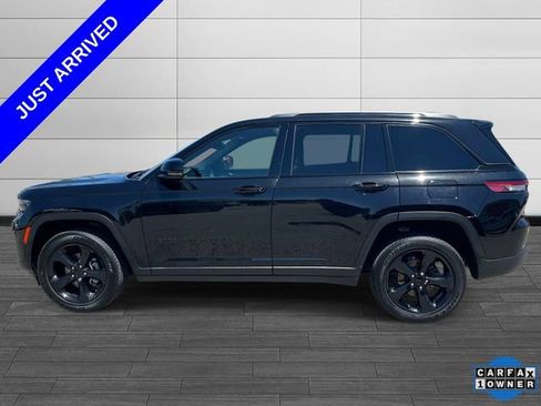 Used 2024 Jeep Grand Cherokee Altitude AWD/4WD image 7