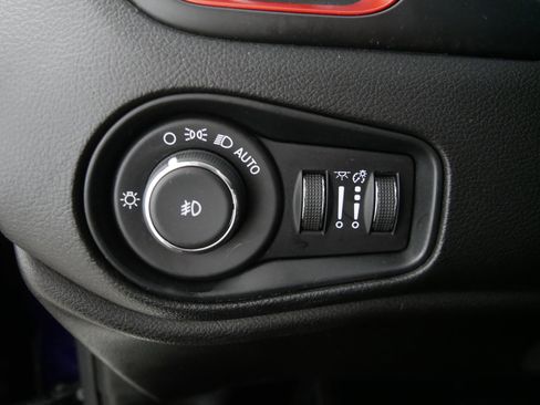 Used 2021 Jeep Renegade Trailhawk w/ Trailer Tow Group image 26