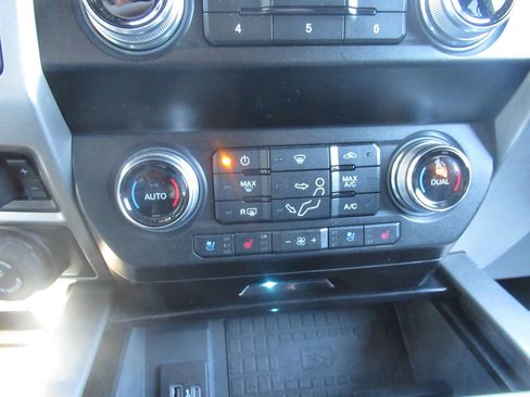 Used 2021 Ford F250 Platinum AWD/4WD image 30