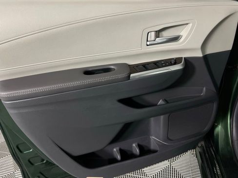 Used 2024 Toyota Sienna XLE image 25