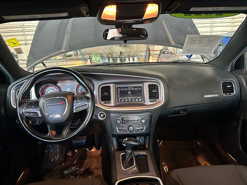 Used 2022 Dodge Charger SXT RWD image 15