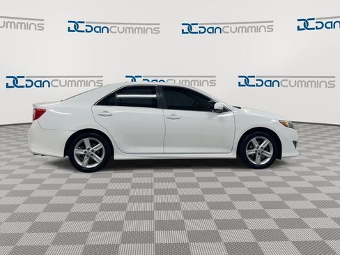 Used 2014 Toyota Camry SE image 9