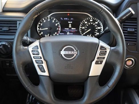 Used 2024 Nissan Titan SV w/ SV Convenience Package image 27