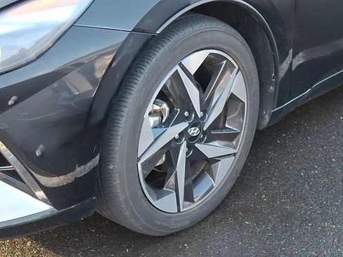 Used 2023 Hyundai Elantra Limited FWD image 10