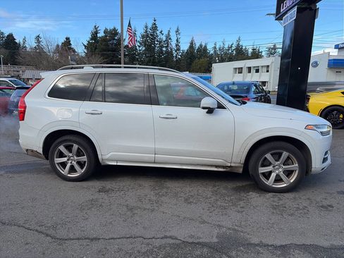 Used 2016 Volvo XC90 T8 Momentum w/ Vision Package image 5
