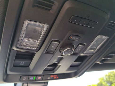 Used 2022 Chevrolet Tahoe High Country AWD/4WD image 25