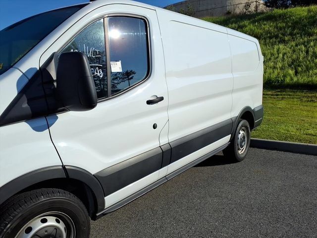 Used 2020 Ford Transit 150 Low Roof RWD image 5
