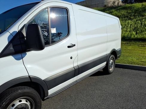 Used 2020 Ford Transit 150 Low Roof RWD image 5