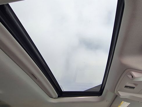 Used 2019 Cadillac Escalade ESV Luxury image 52